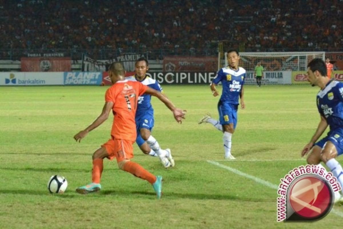 Persisam Patahkan Perlawanan Persib Bandung 2-1