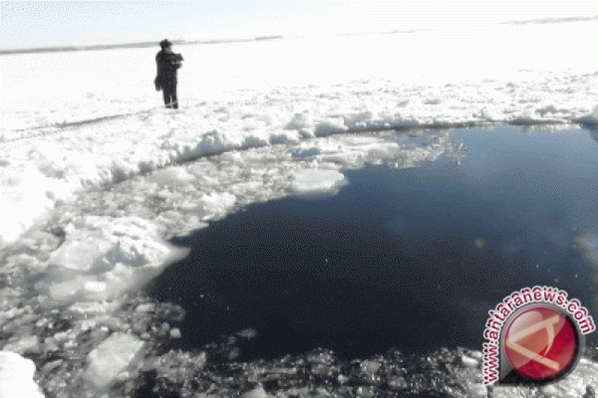 Ilmuwan: sempalan meteorit ditemukan di Danau Ural