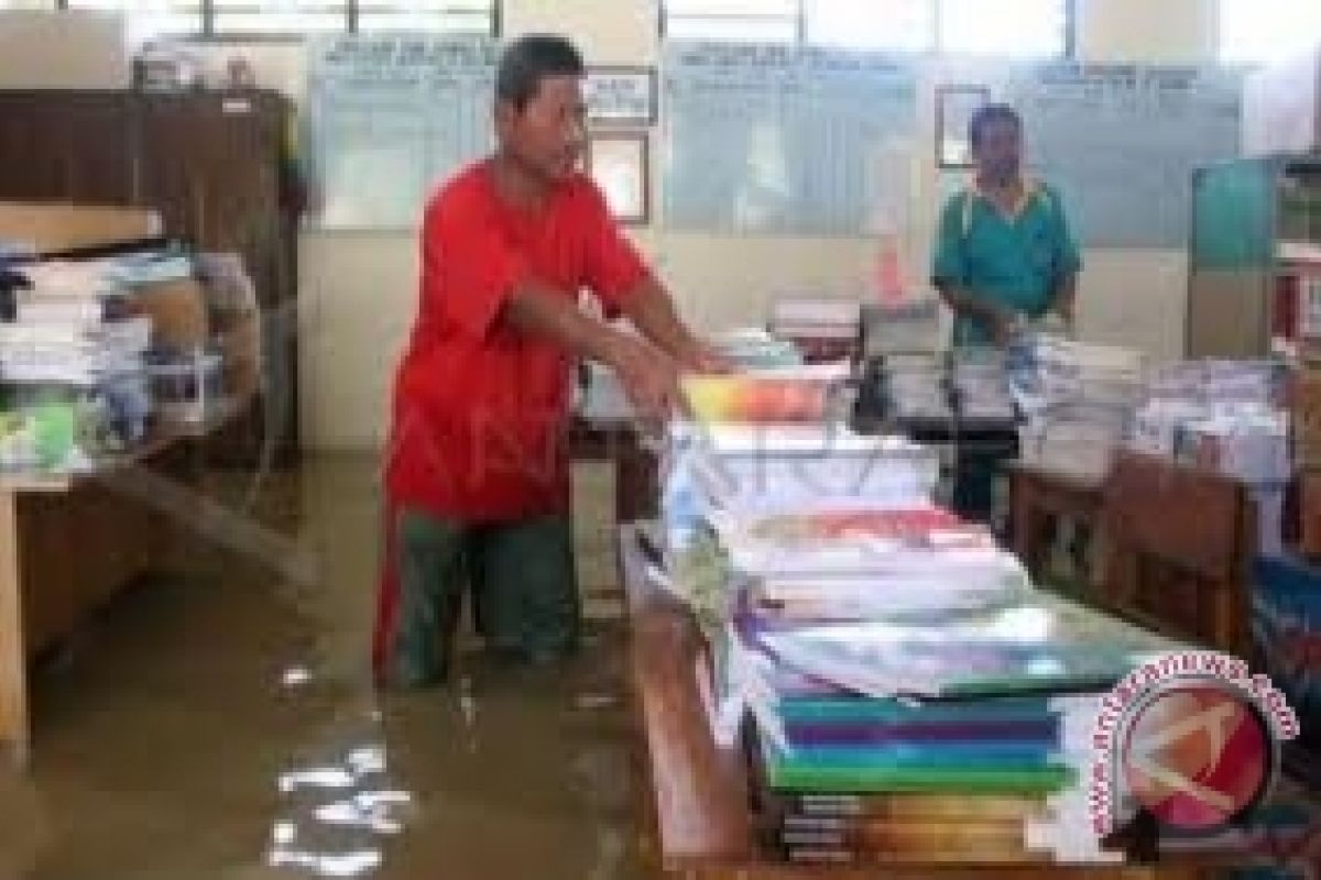 Tujuh sekolah di sampang diliburkan akibat banjir