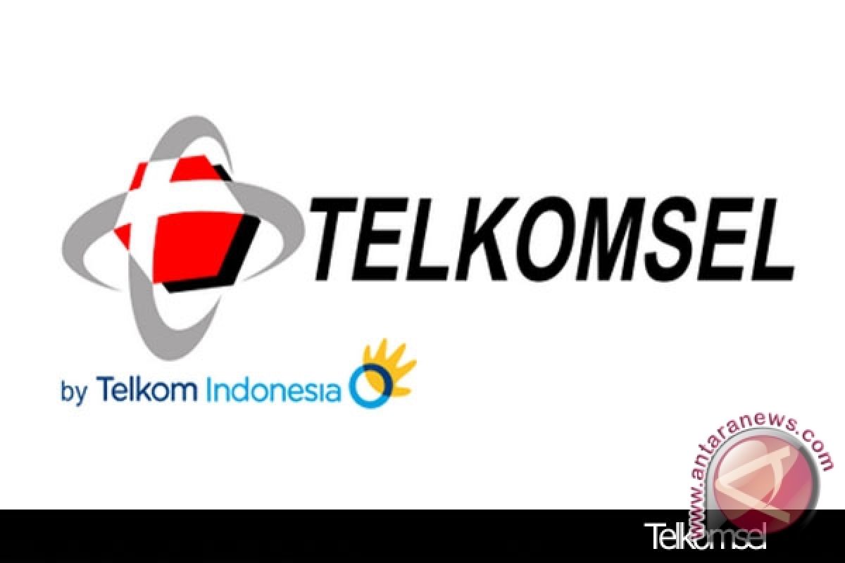 Telkomsel serahkan donasi ke korban gempa Aceh