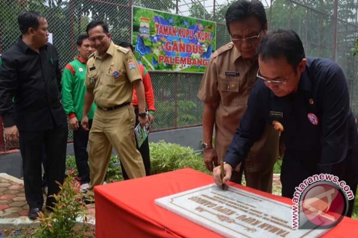 Warga Kota Palembang banyak berwisata ke taman kupu-kupu