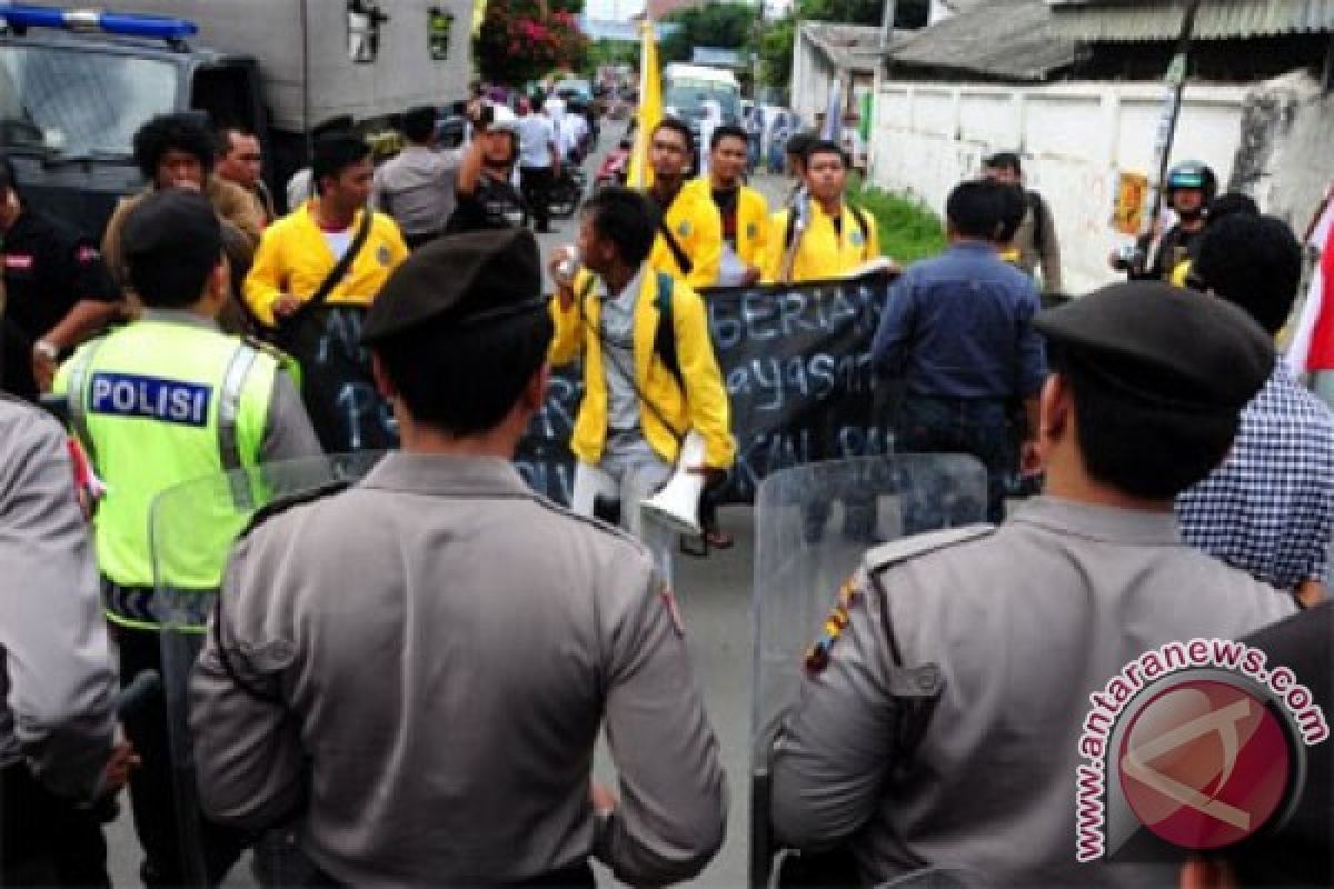 YLBHI kecam pemecatan mahasiswa gara-gara unjuk rasa SBY