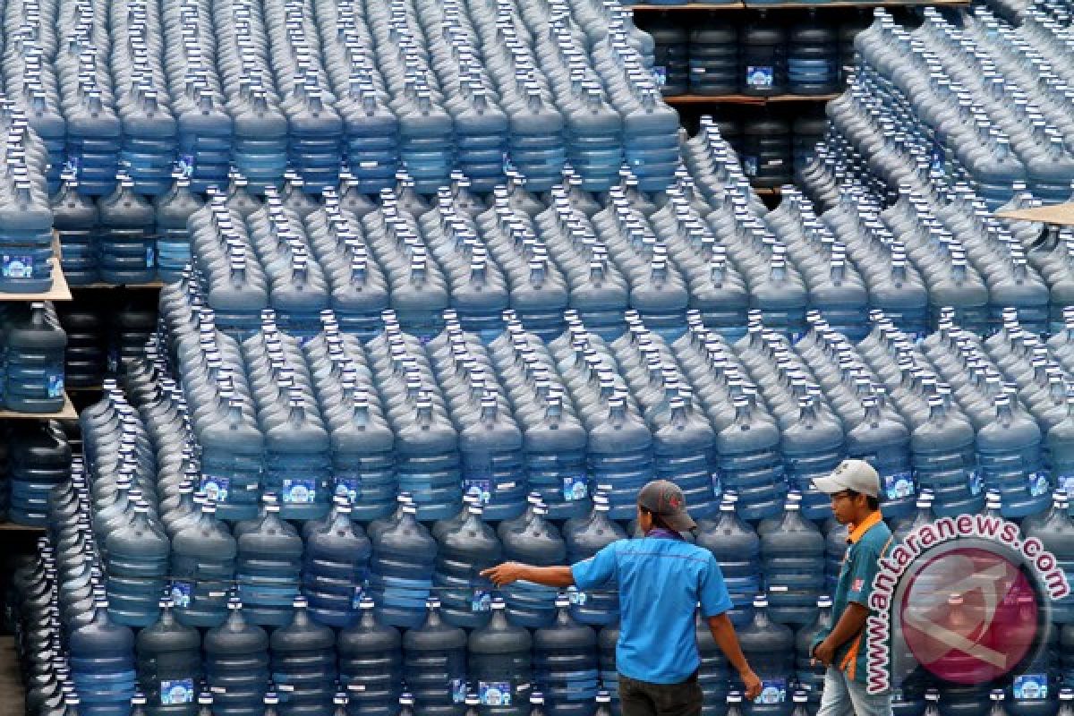 Harga air minum kemasan dikhawatirkan naik jelang lebaran 