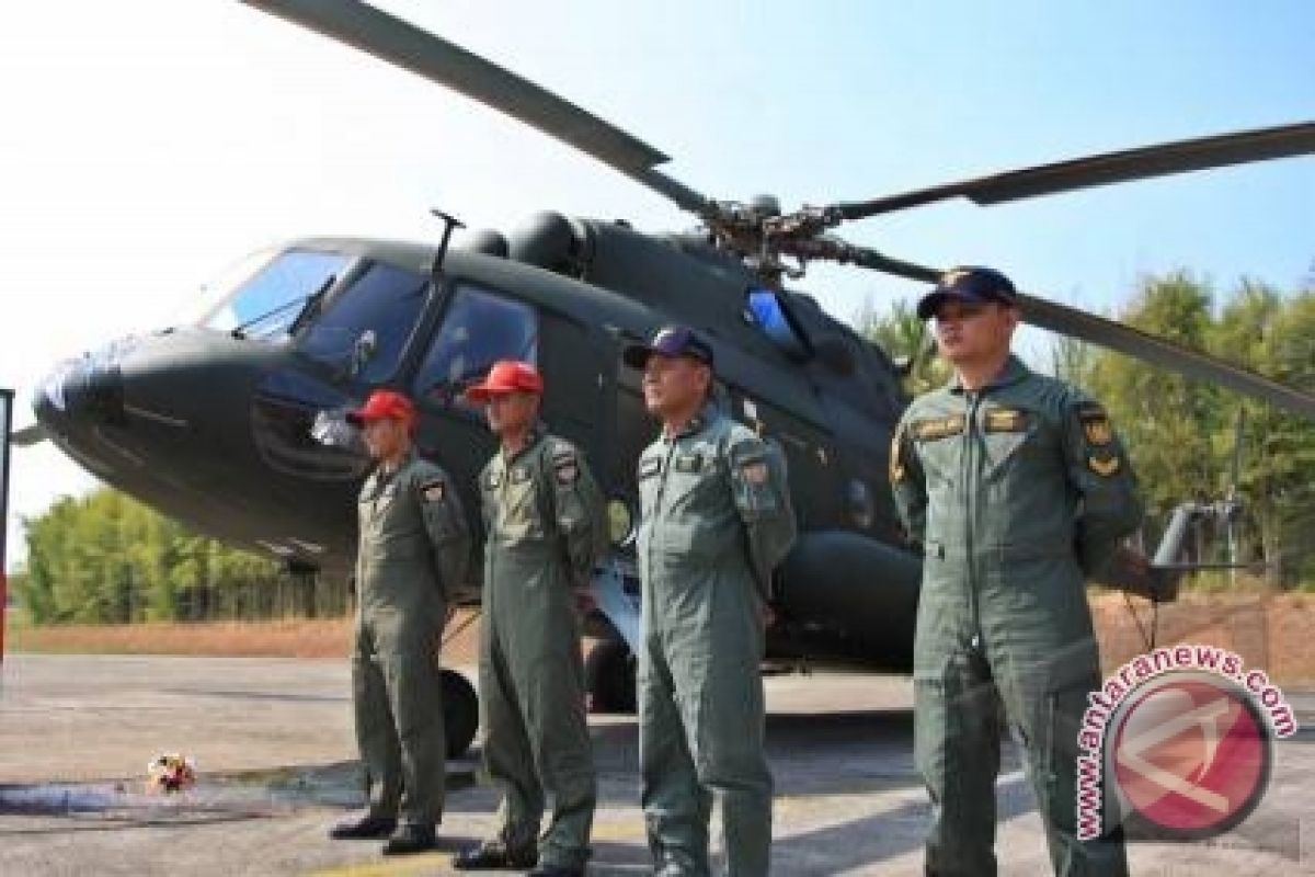 Heli TNI ditembak tiga awak terluka 