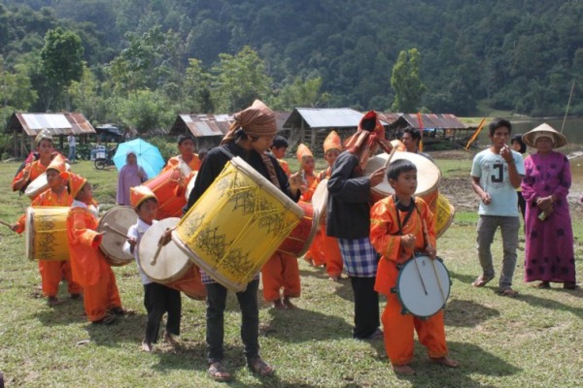 Tim Eksepdisi Disambut Tambua Tansa