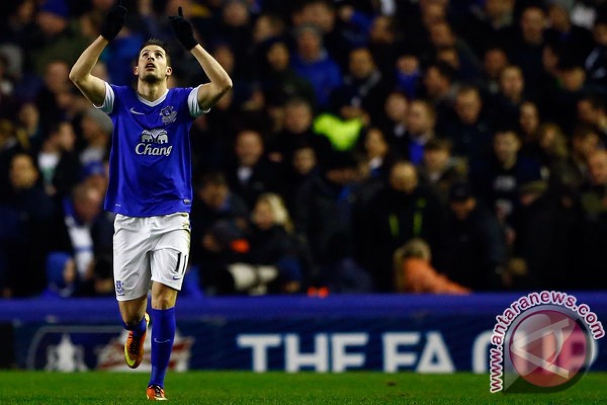 Everton raih kemenangan perdana di Liga Europa