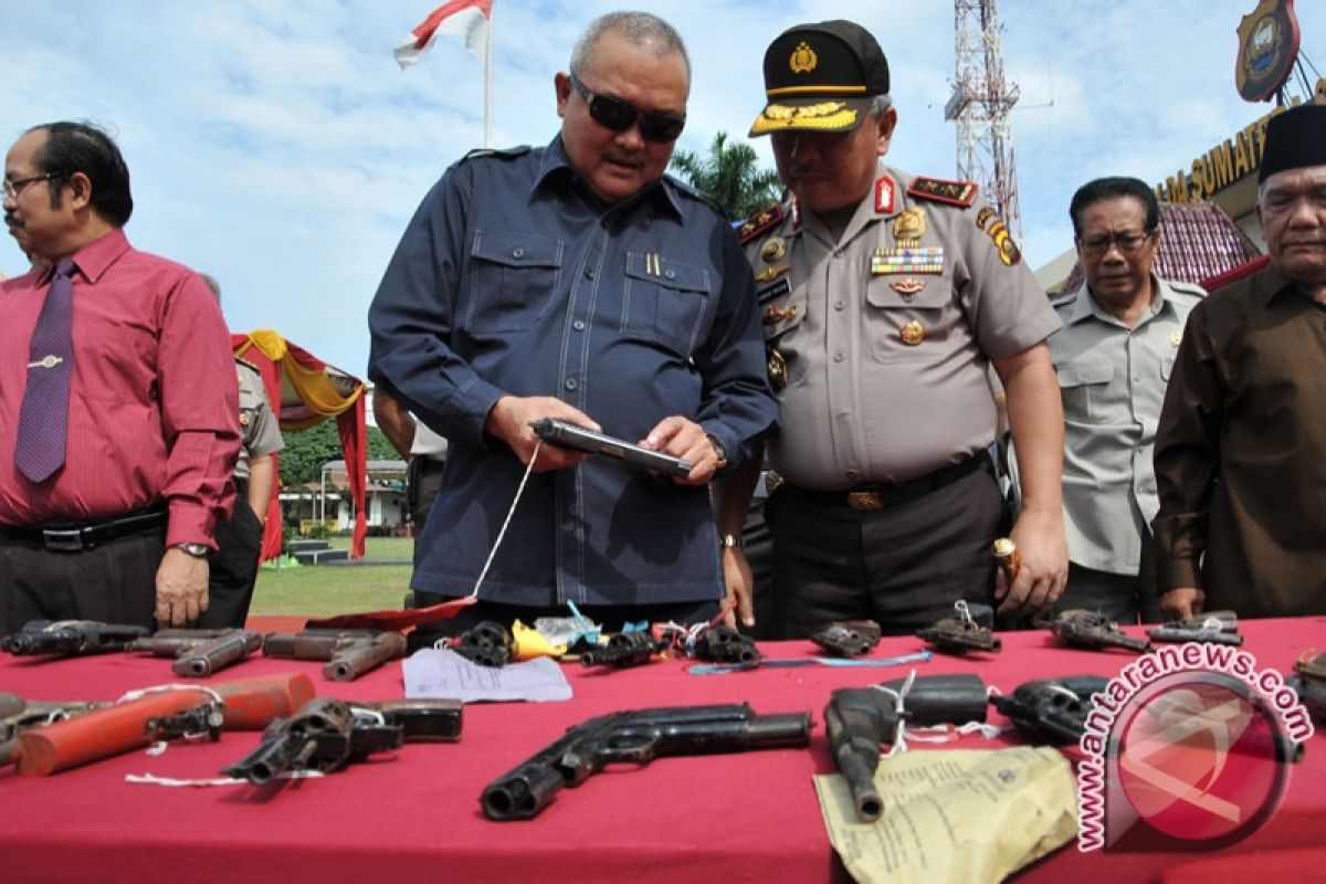 Polres imbau warga serahkan senjata api rakitan