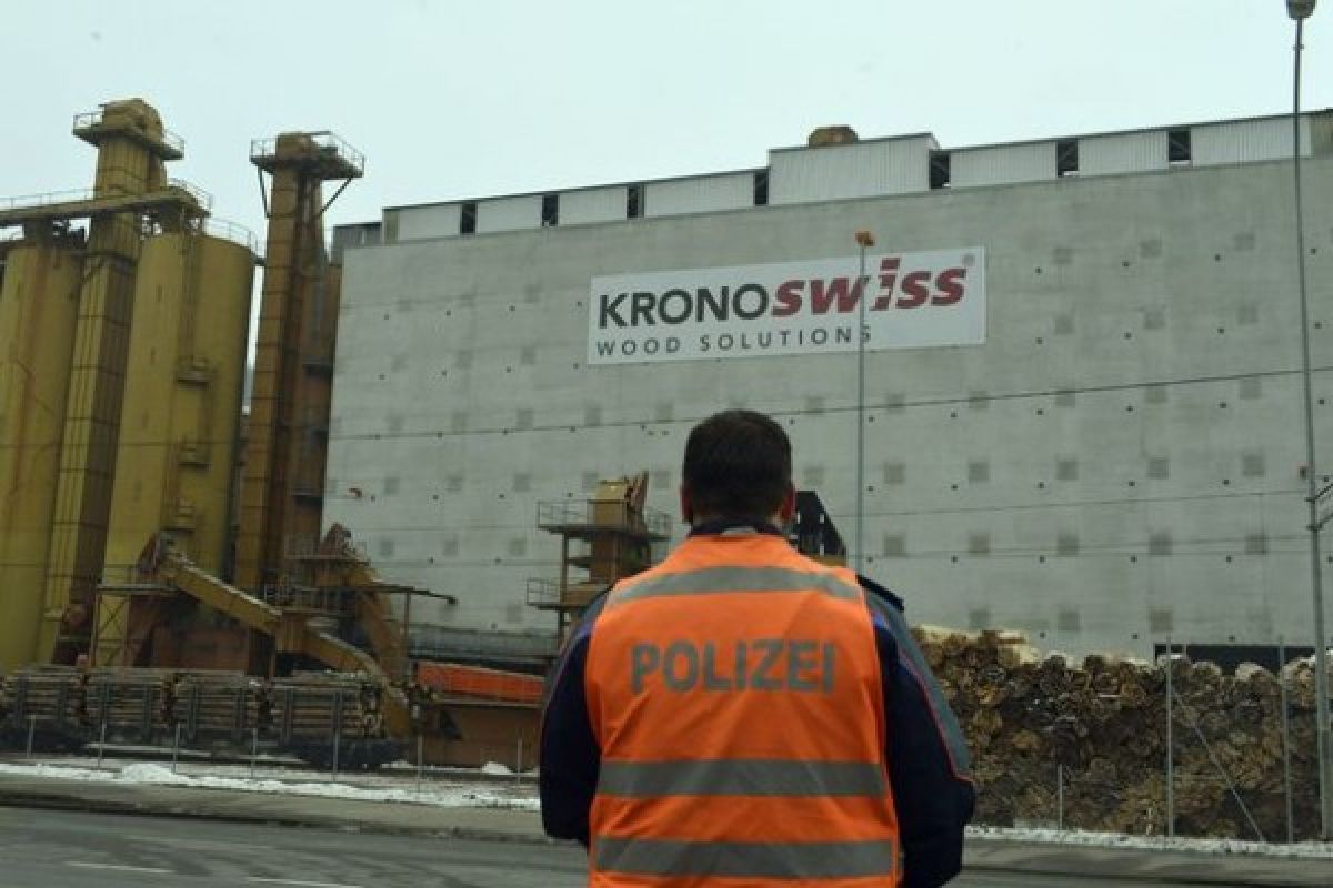 Three dead in Swiss factory shooting