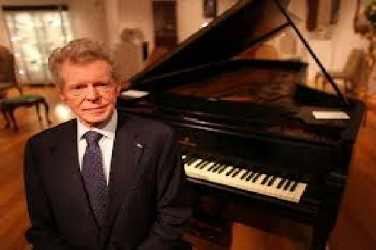 Famed classical pianist Van Vliburn dies at age 78