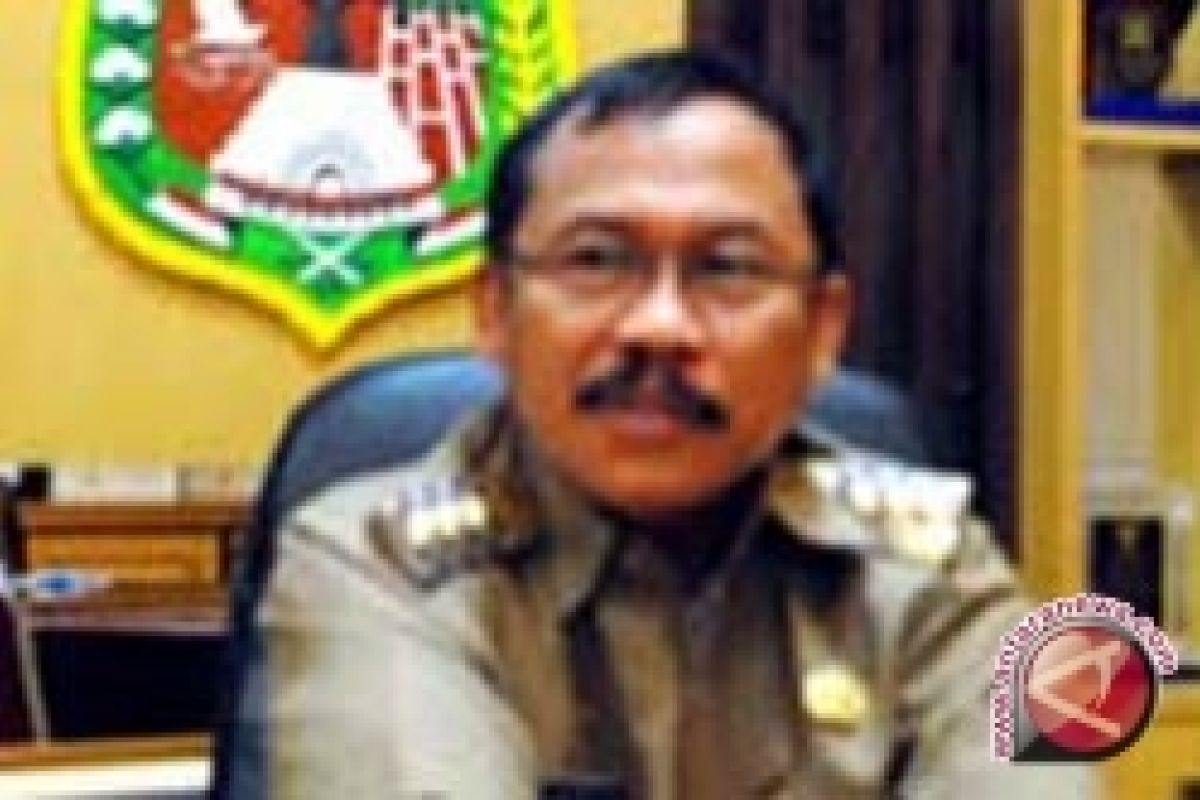 Bupati Mamuju Ancam Pecat PNS Malas