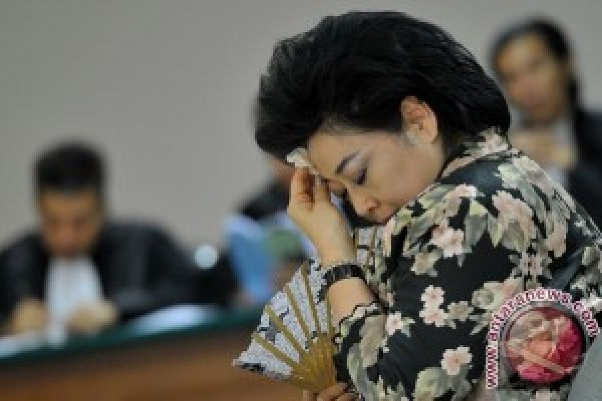 Hartati Divonis 2 Tahun 8 Bulan