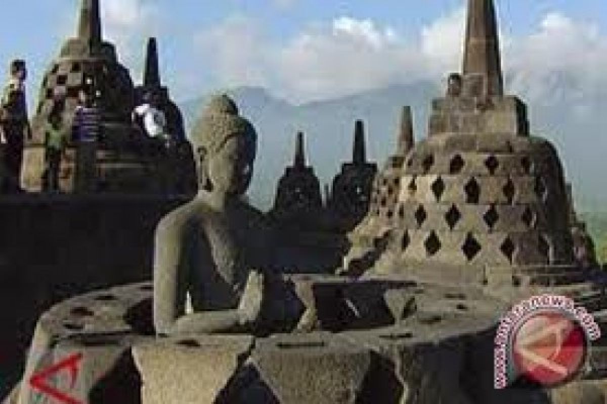 Stupa Induk Borobudur Kembali Ditutup