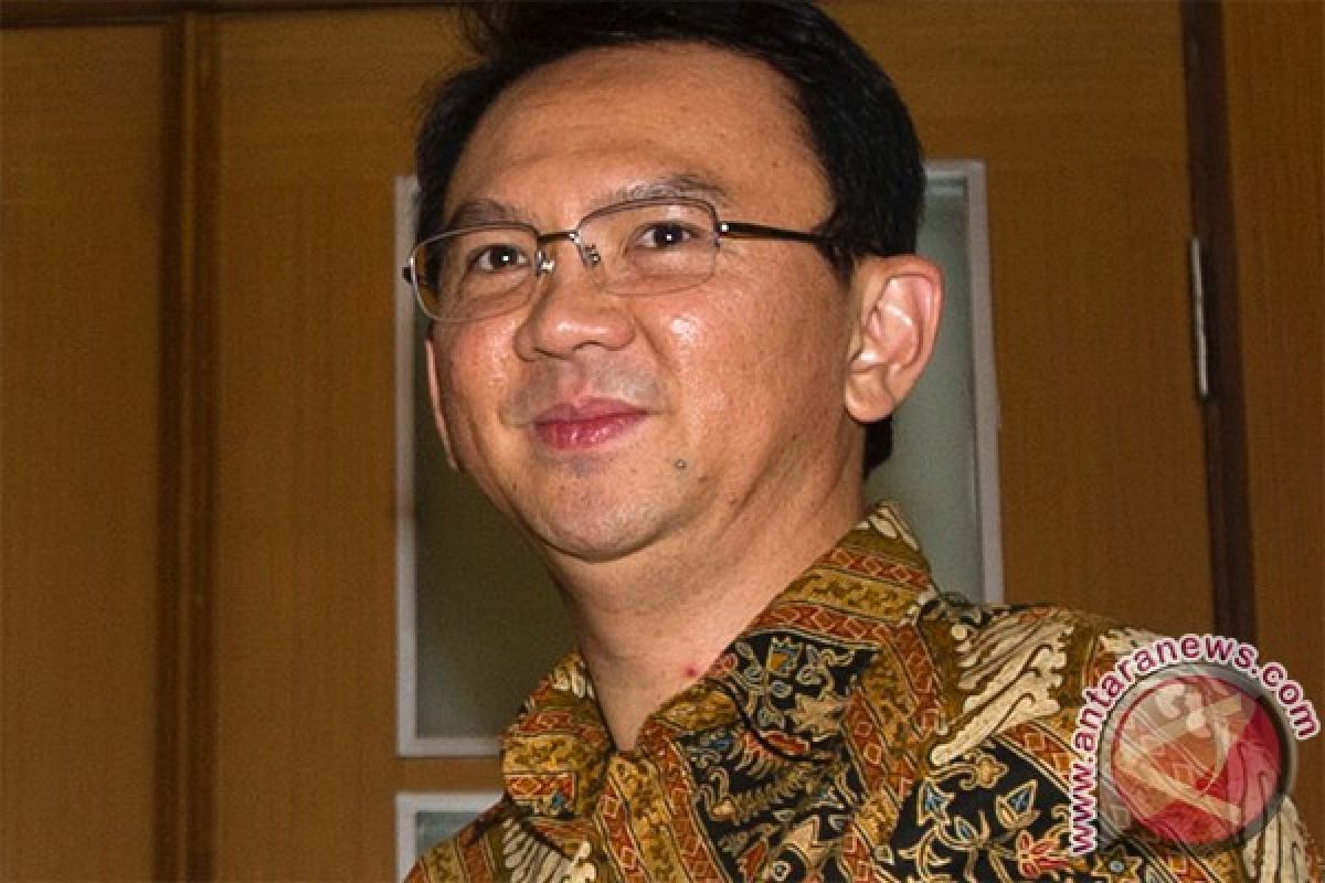 Ahok minta pedagang Pasar Rumput mundur dari trotoar