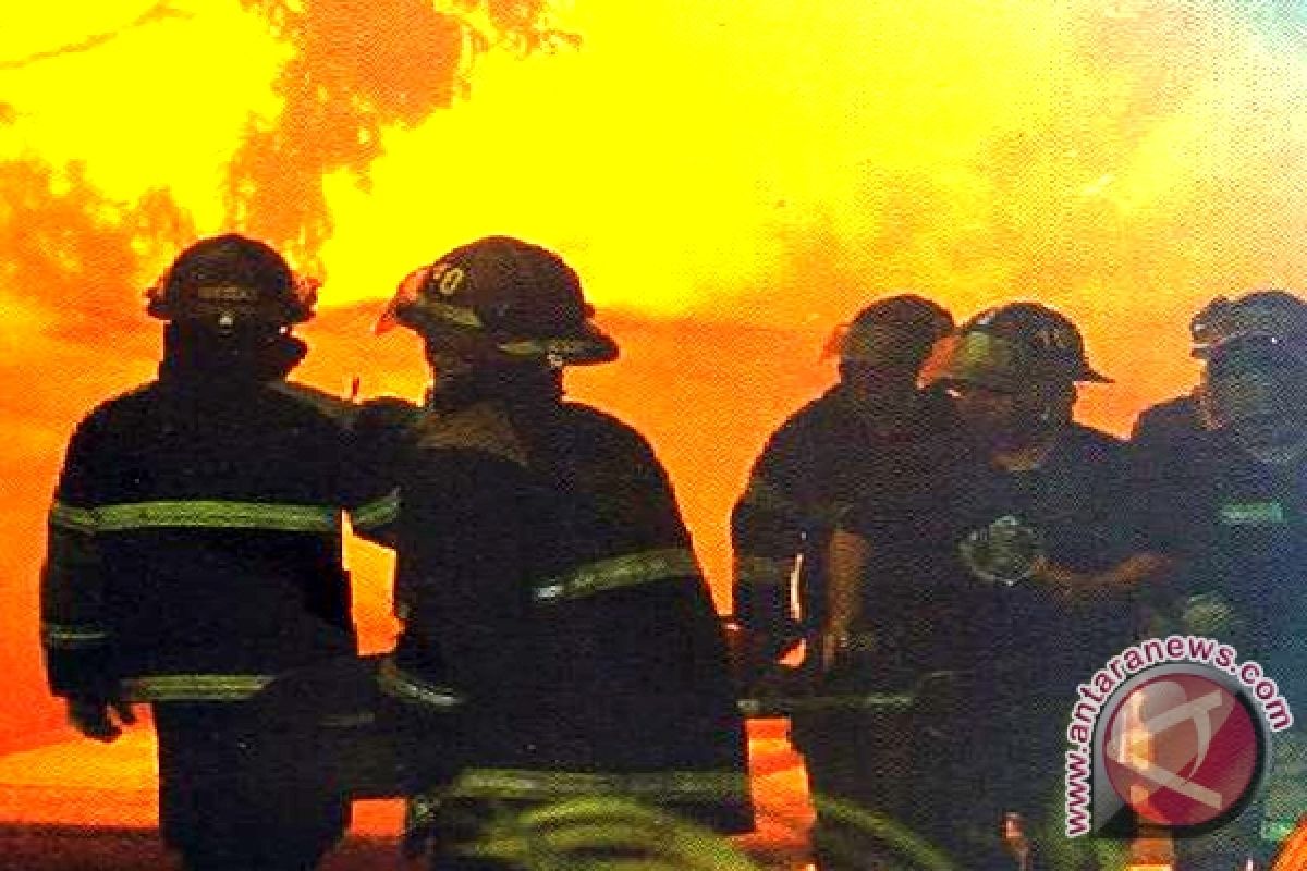 Siaga 24 Jam, Begini Upaya Petugas Pemadam Kebakaran