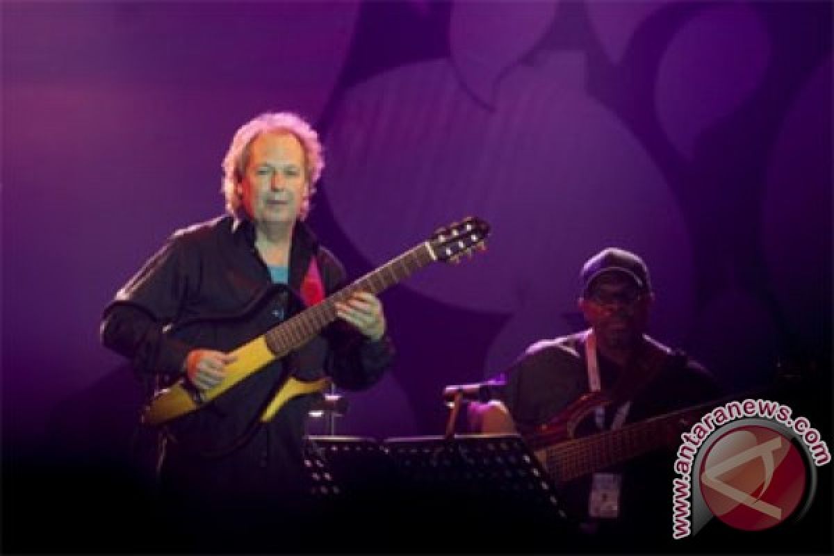 Gitaris jazz Lee Ritenour akan manggung di UGM