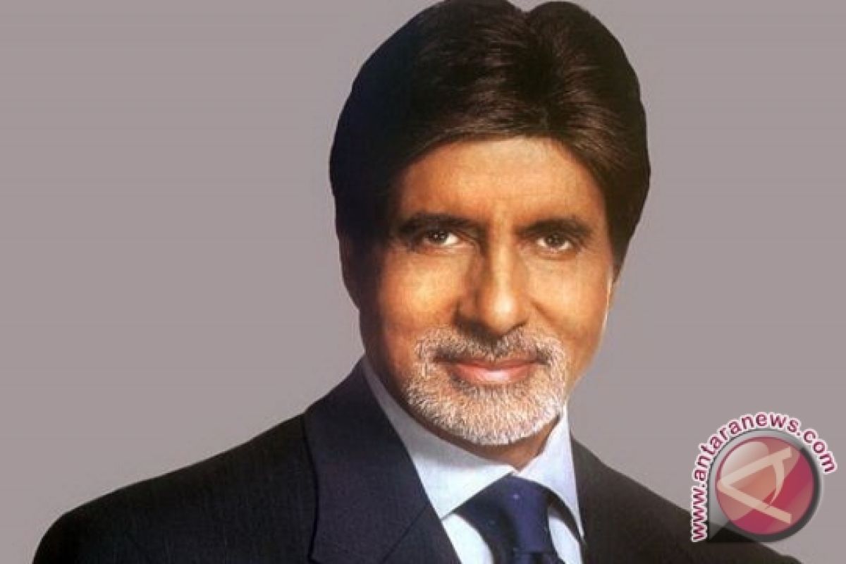 Bintang Bollywood Amitabh Bachchan Ingin Jadi Wartawan