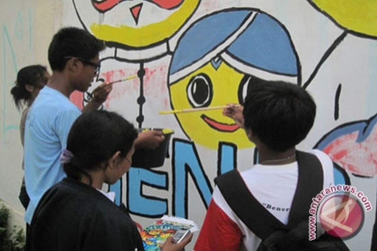 Warga Gunung Kidul gelar aksi mural batik
