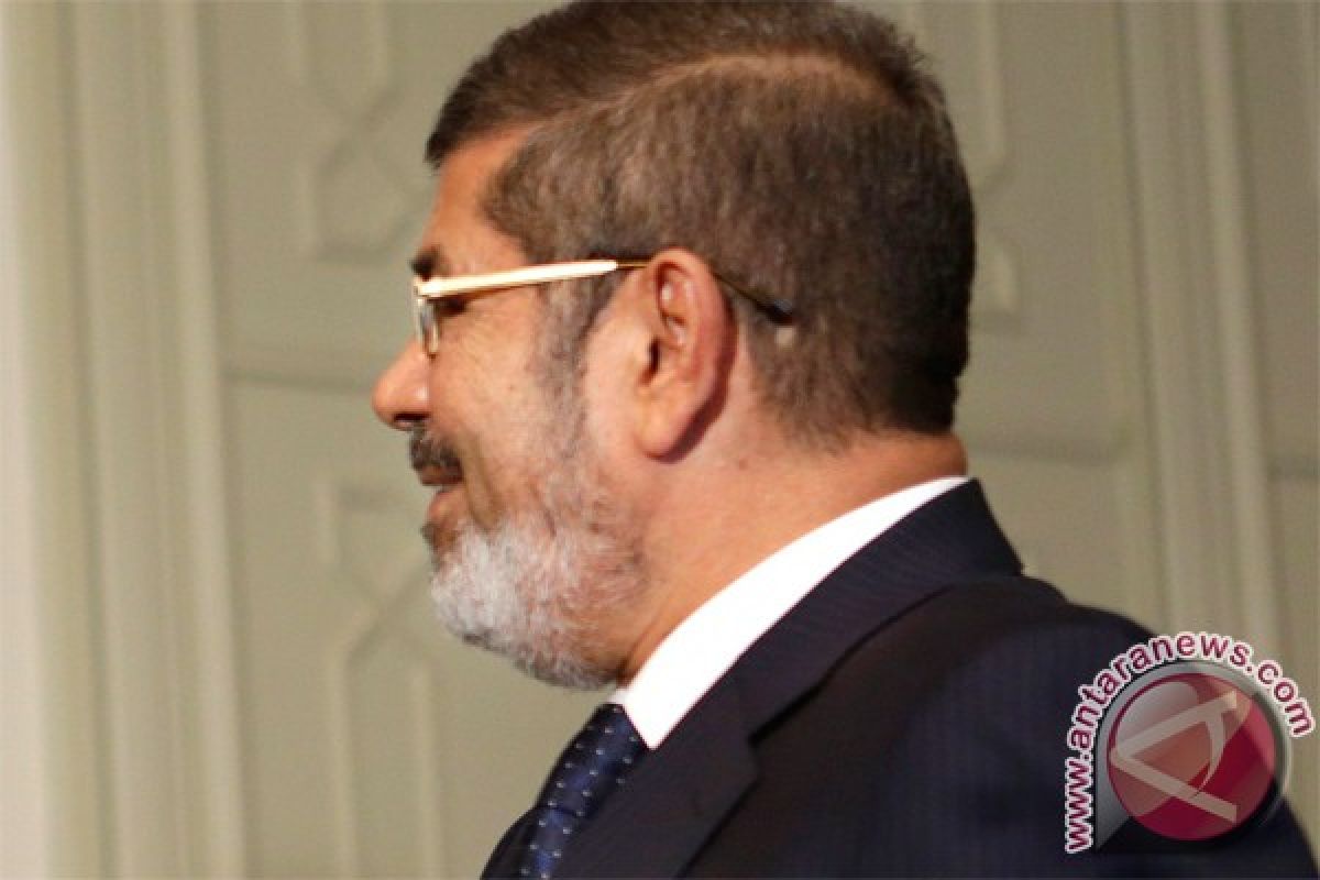 Presiden Morsi diseru mundur
