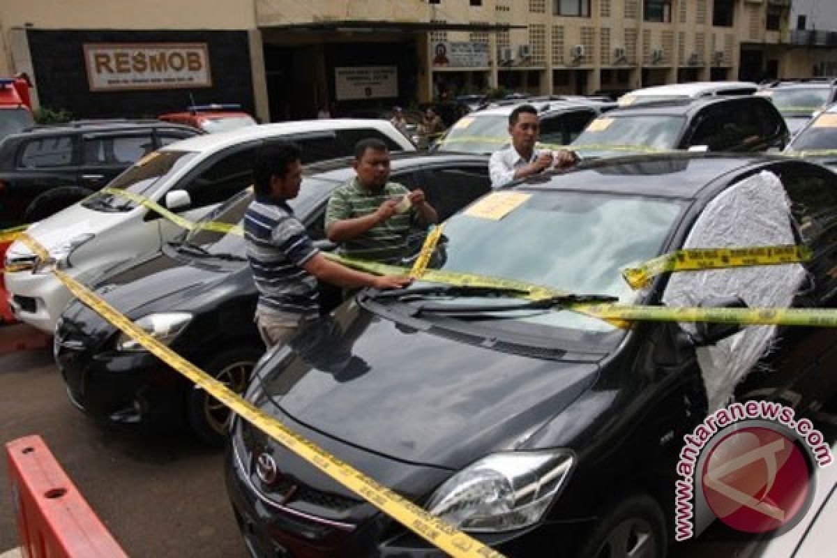 Polisi sita 13 mobil "bodong" anggota polres