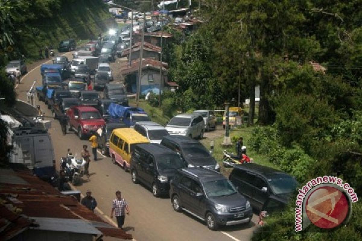 Jalur Puncak Ditutup Sementara