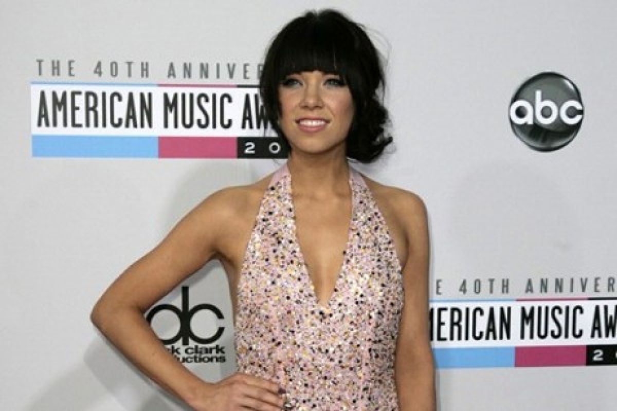 Carly Rae Jepsen tolak manggung untuk Pramuka