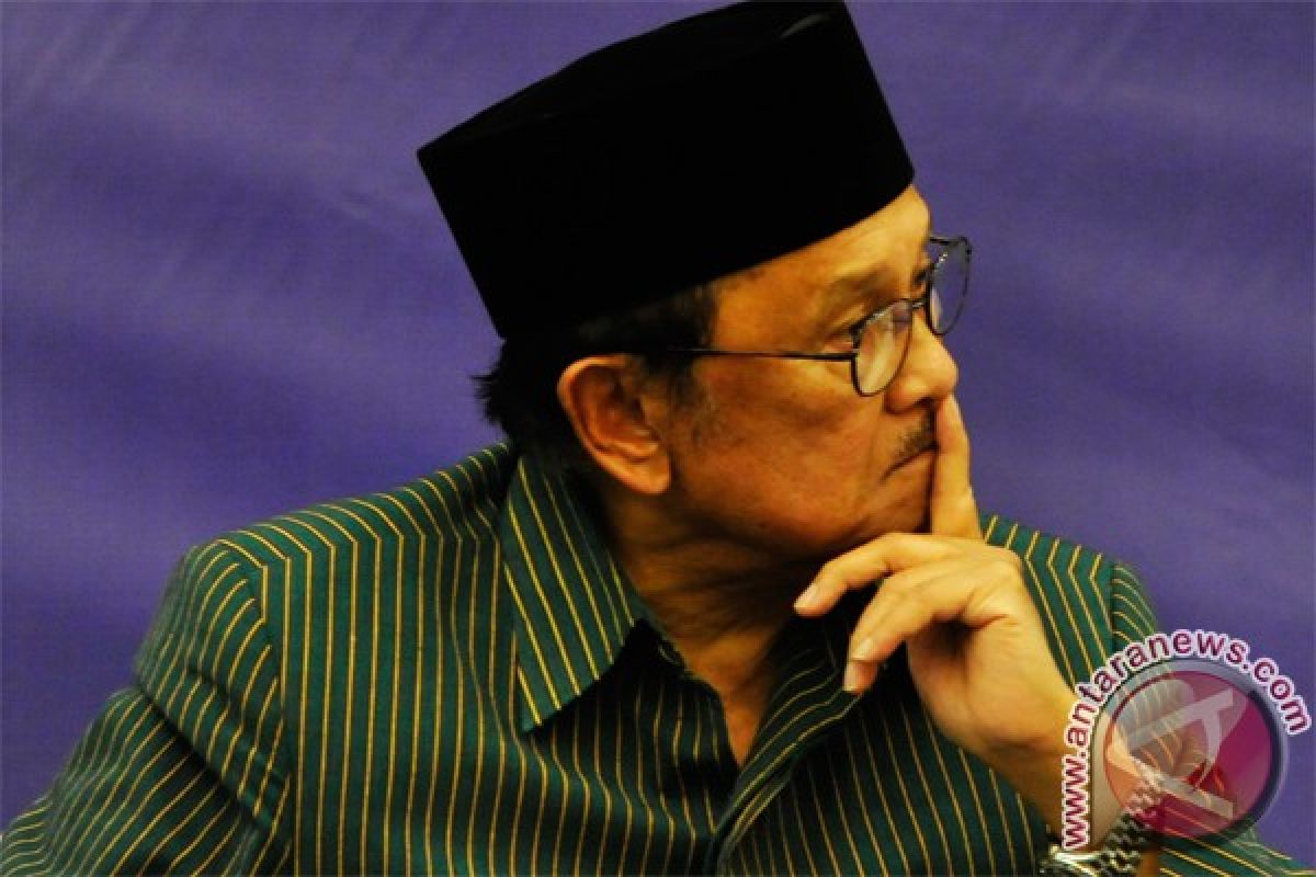 Habibie resmikan dua jalan di Gorontalo