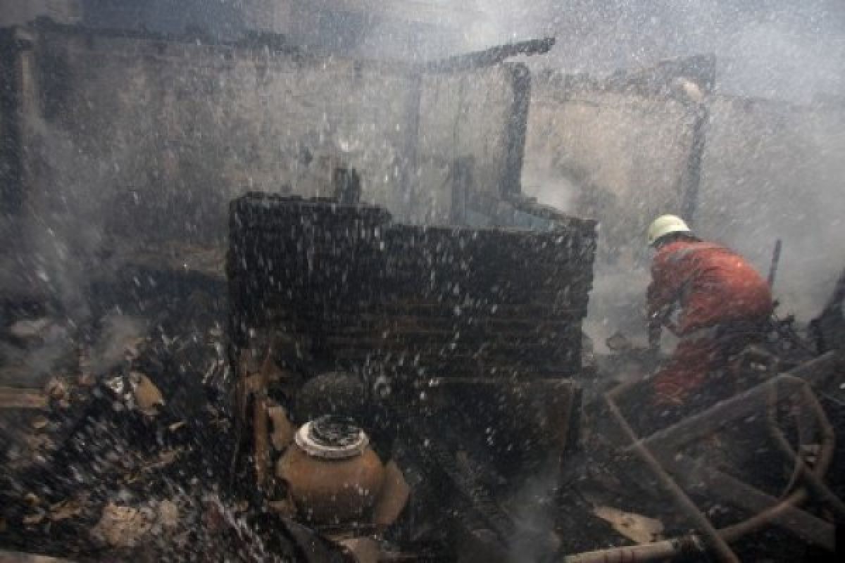 Gangguan Arus Pendek Listrik, Penyebab Terbanyak Kebakaran di Padang