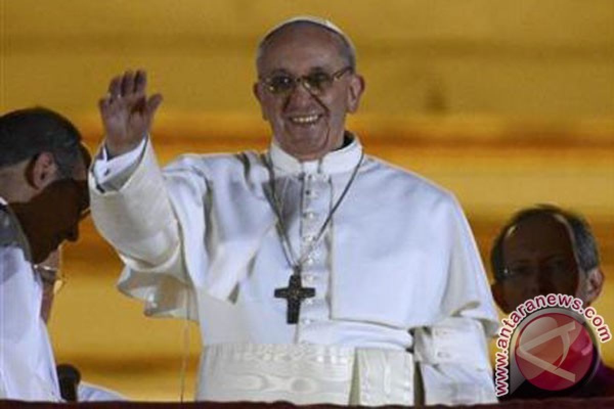 Paus: Jangan ke Roma, santunilah orang miskin