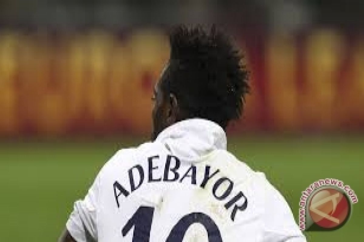 Adebayor berlatih dengan tim cadangan Spurs