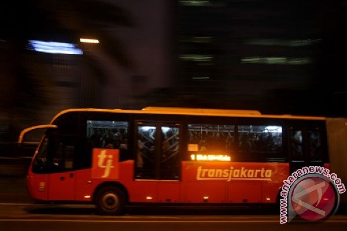 Bus Transjakarta malam mulai beroperasi 1 Juni