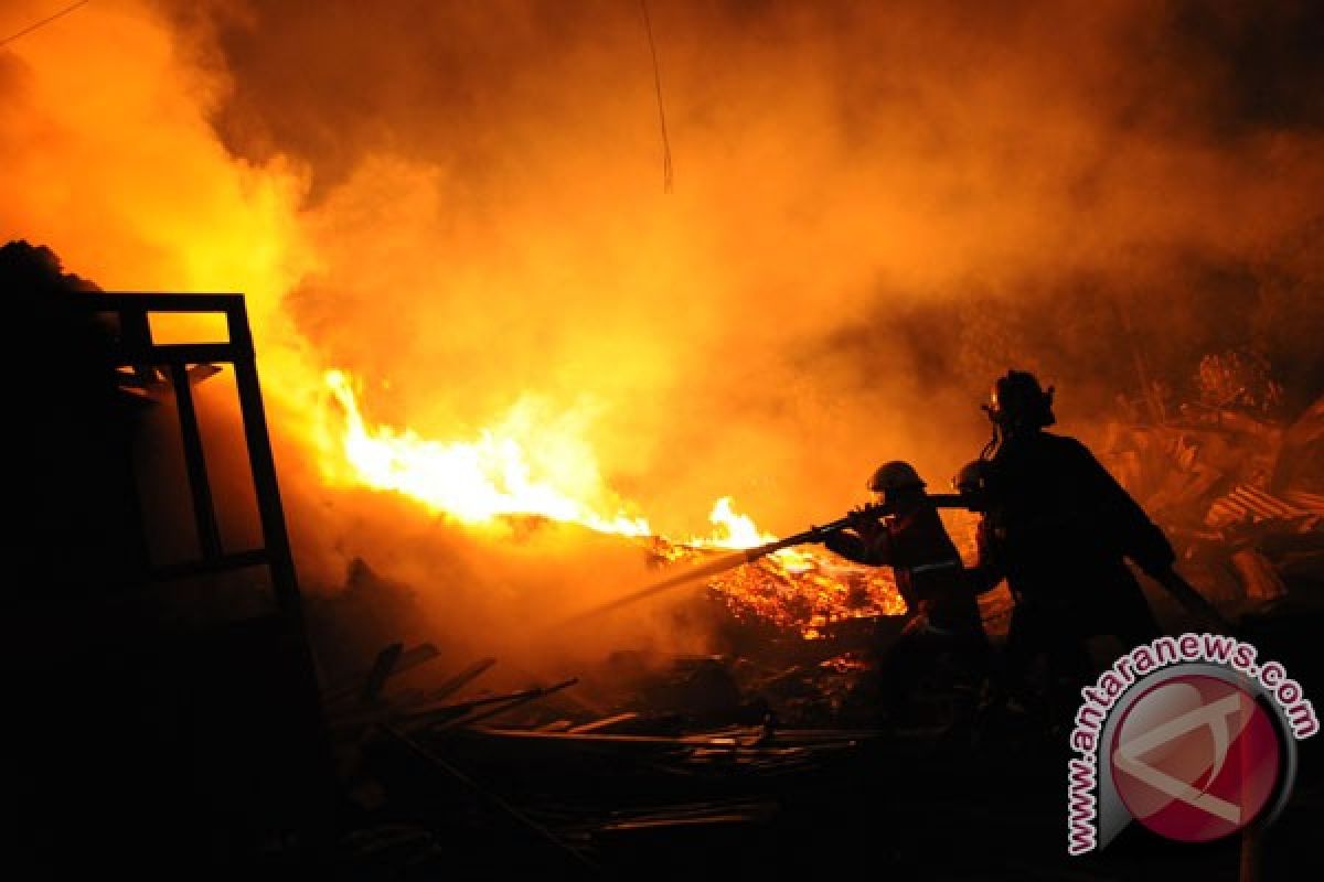 10 rumah ludes terbakar di Garut