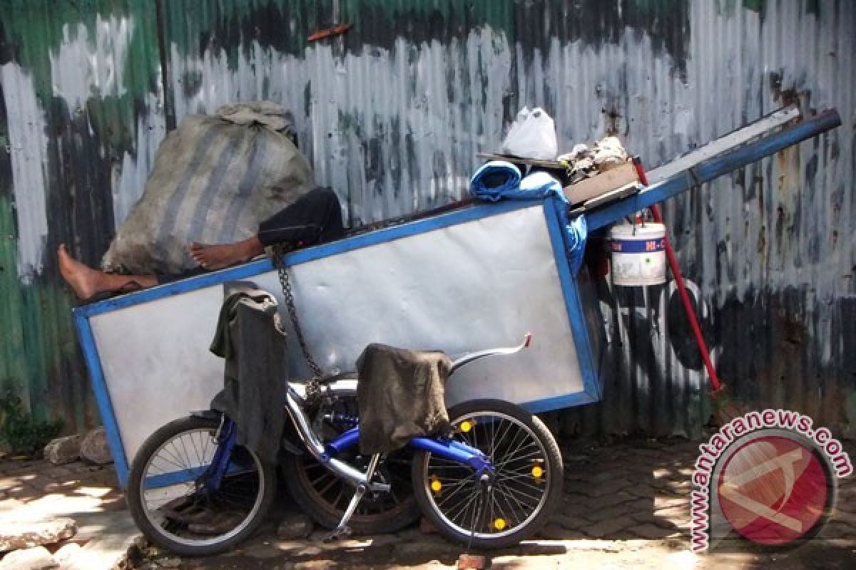 Jumlah penduduk miskin Jawa Tengah naik