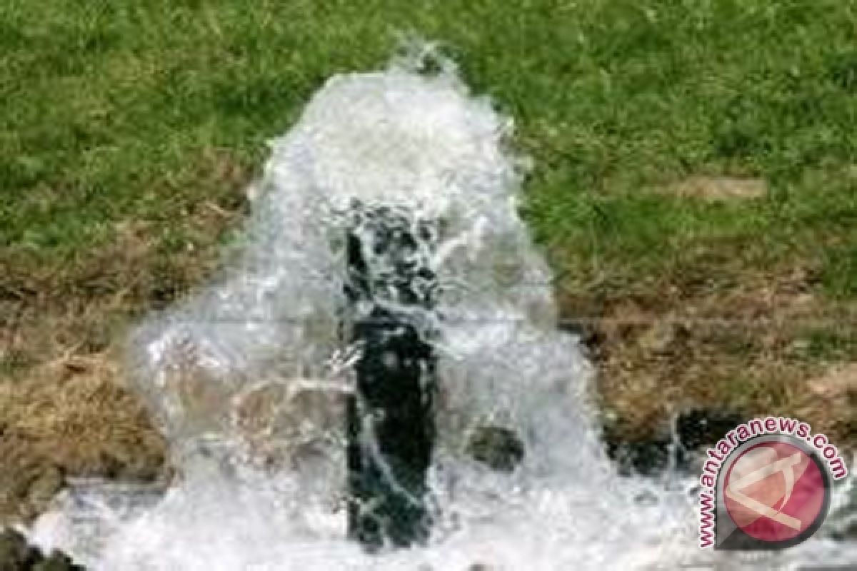 Warga Kota Sampit Patungan Bikin Sumur Bor 