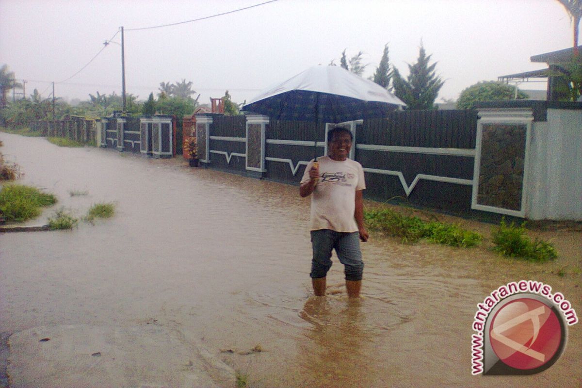 Hujat Lebat Akibatkan Banjir di Bandarlampung