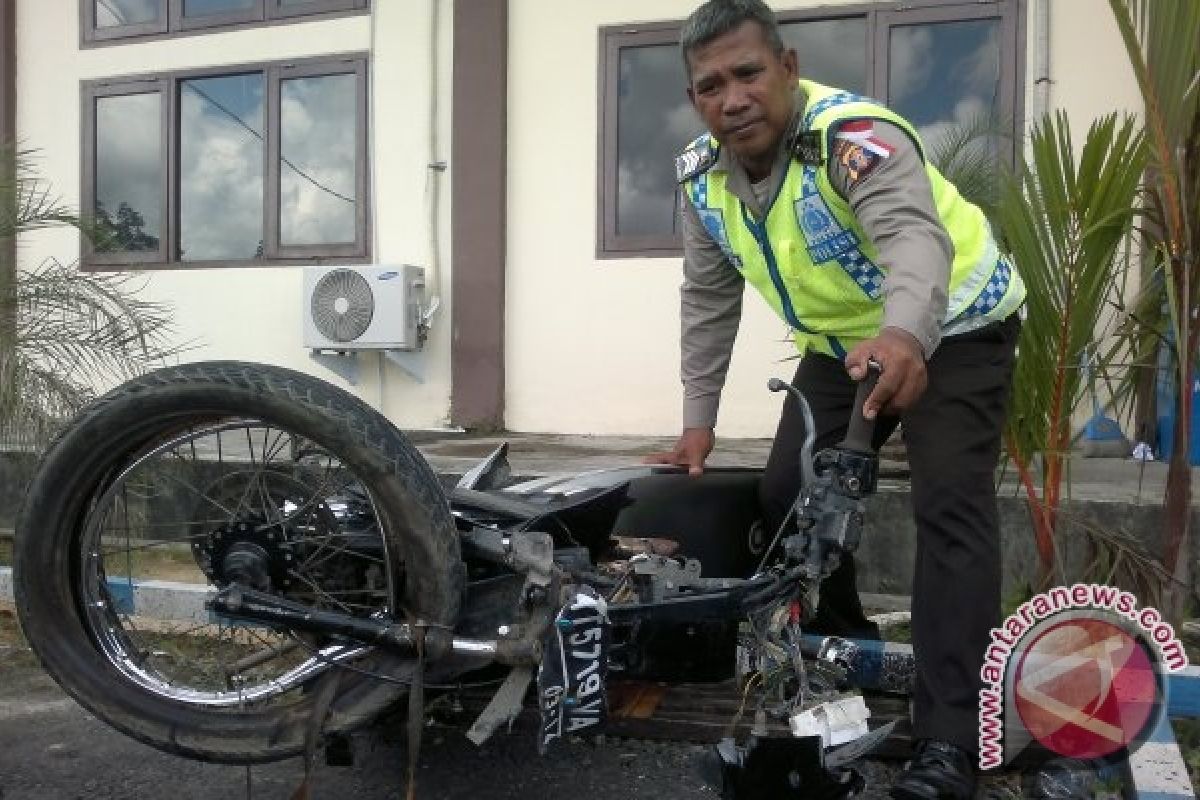 Satu Tewas Akibat Tabrakan Truk dan Motor