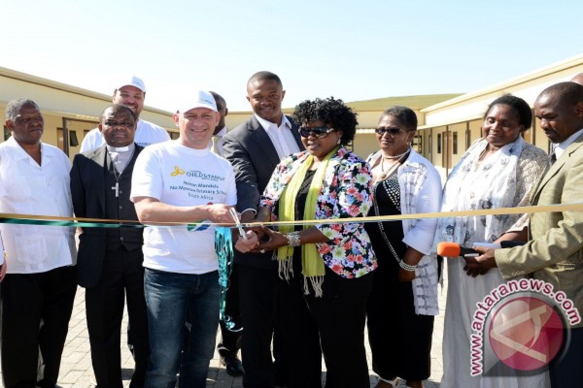 Lyoness Child & Family Foundation Opens Nelson Mandela School in South Africa