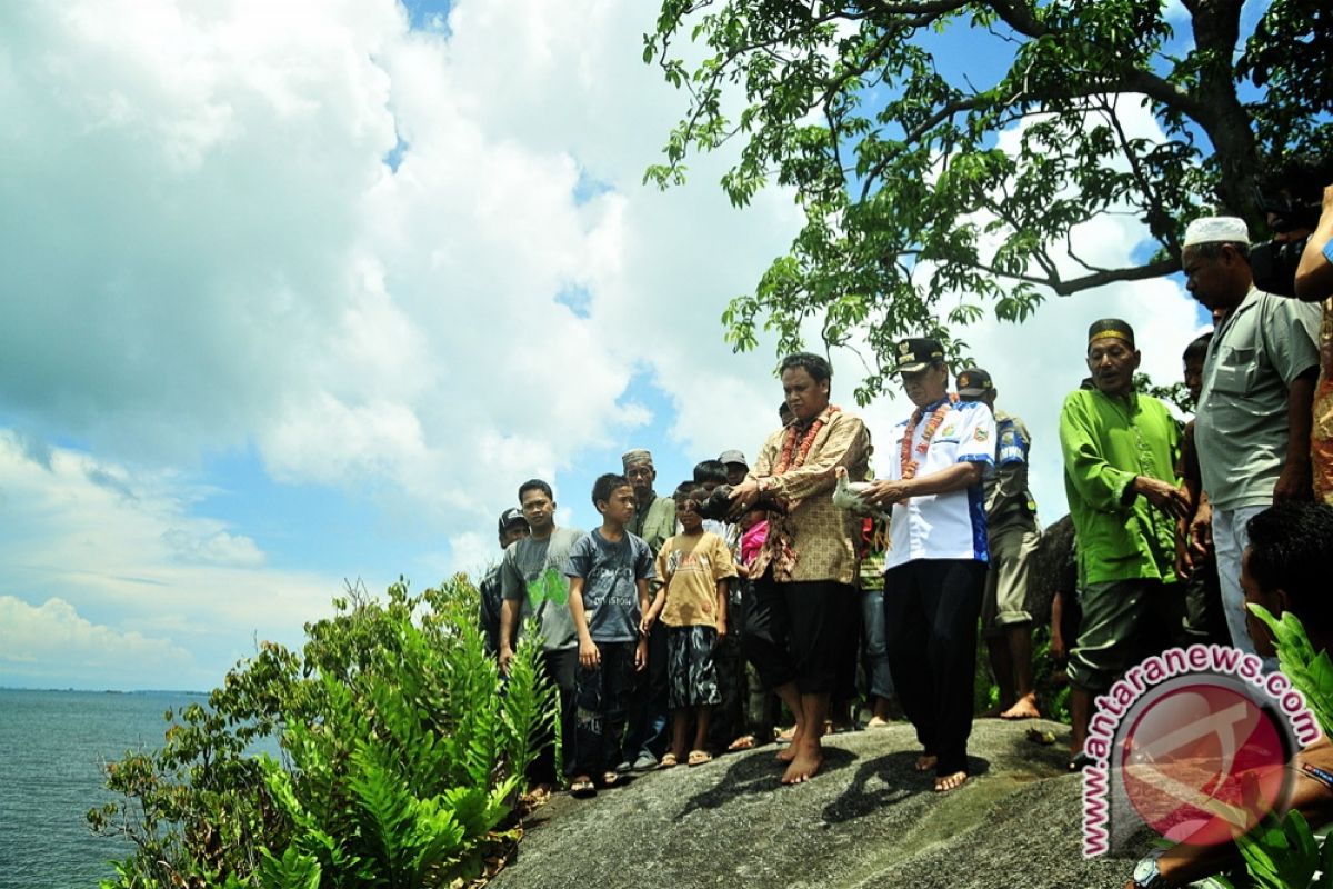 Kotabaru Lestarikan Pesta Adat 