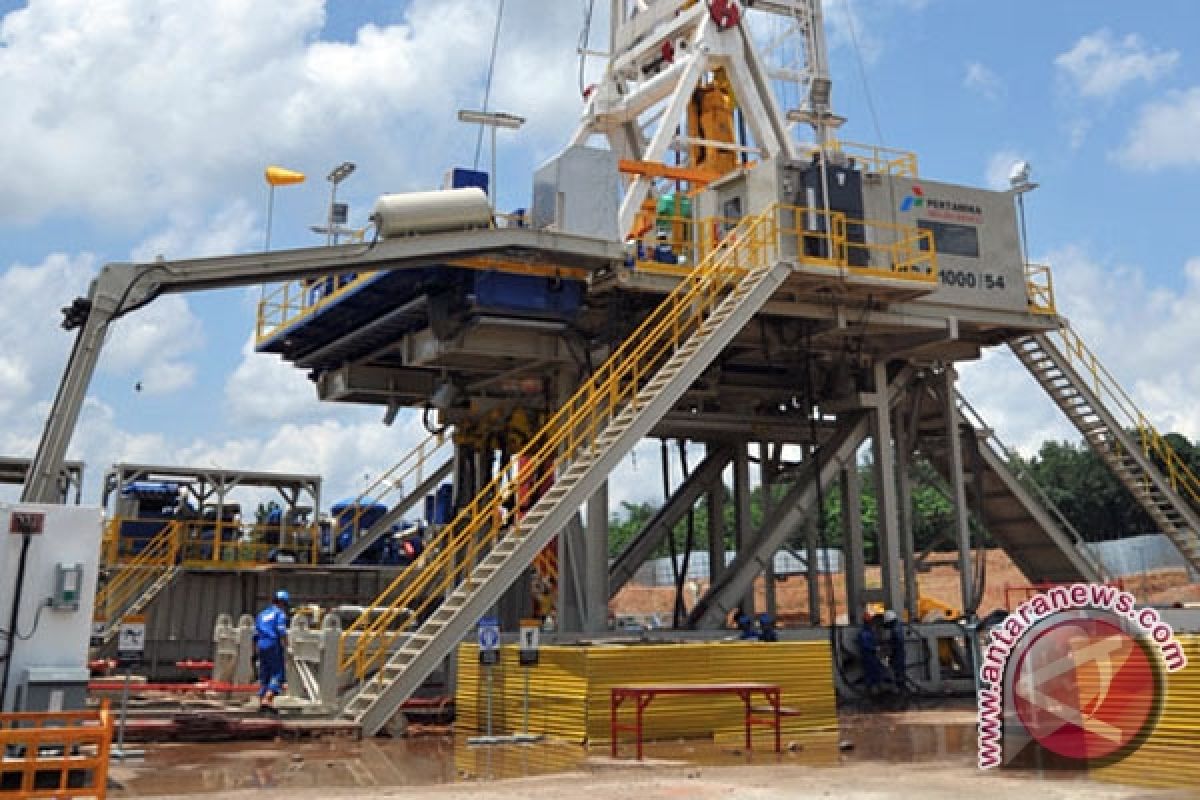 Harga minyak naik setelah jumlah rig berkurang