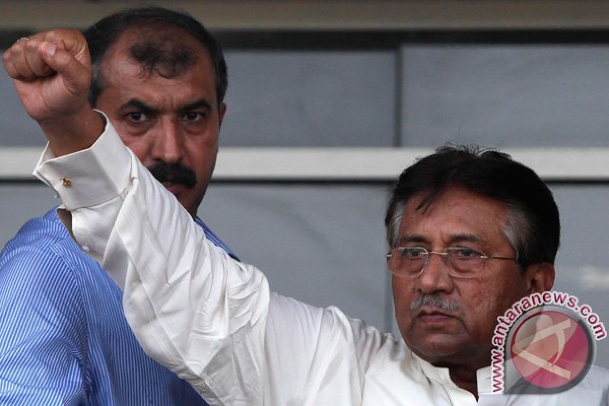 Pengacara Pakistan lemparkan sepatu ke Musharraf