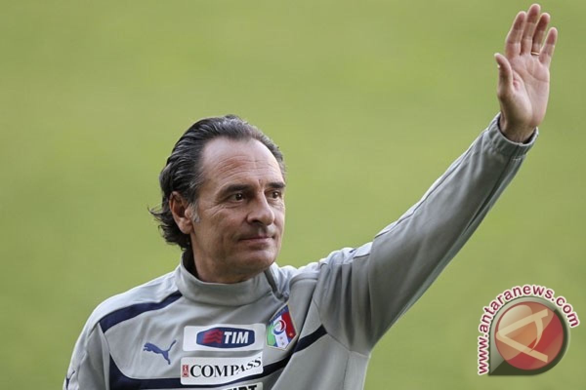 Mantan pelatih timnas Italia Prandelli resmi jadi pelatih Genoa