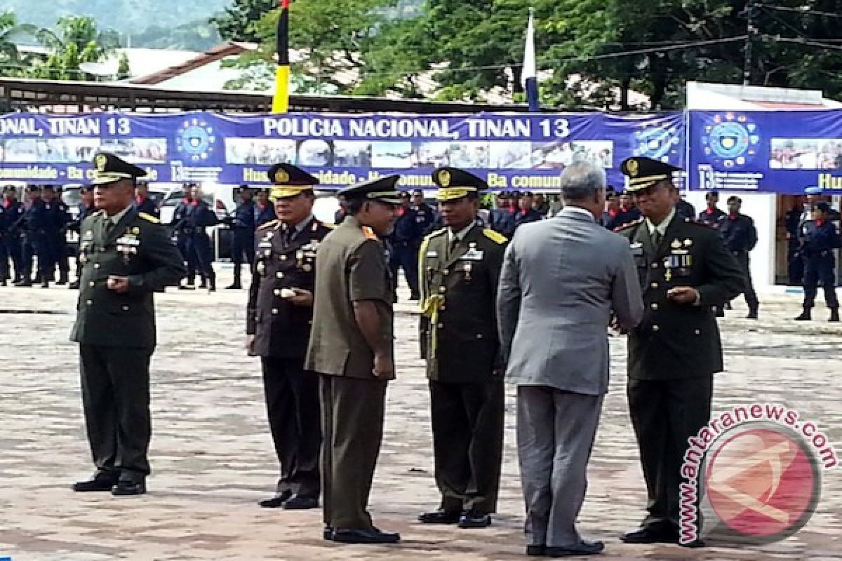 Empat perwira TNI/Polri dianugerahi Medali Timor Leste 