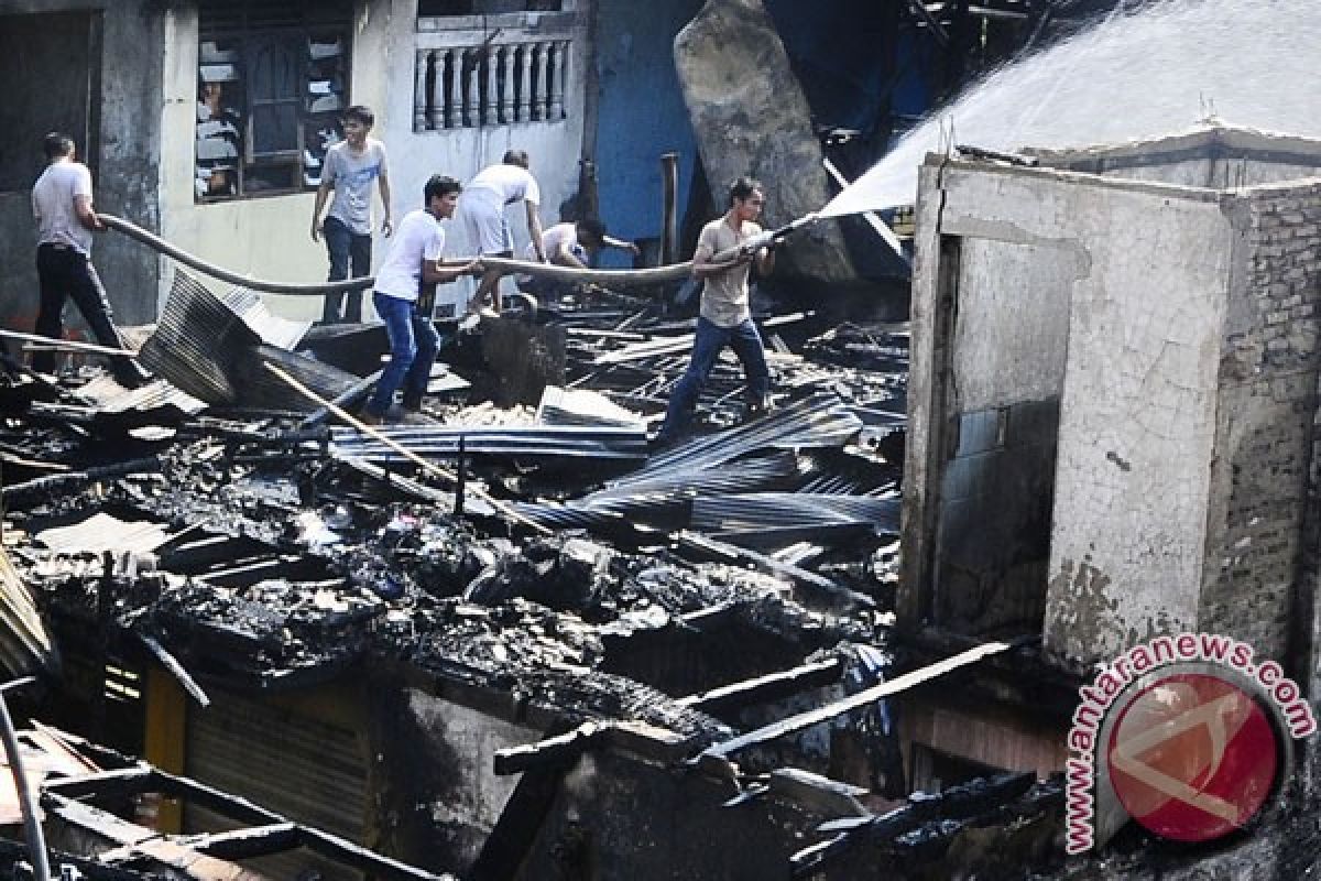 Kebakaran melanda di kontrakan Harapanjaya Bekasi