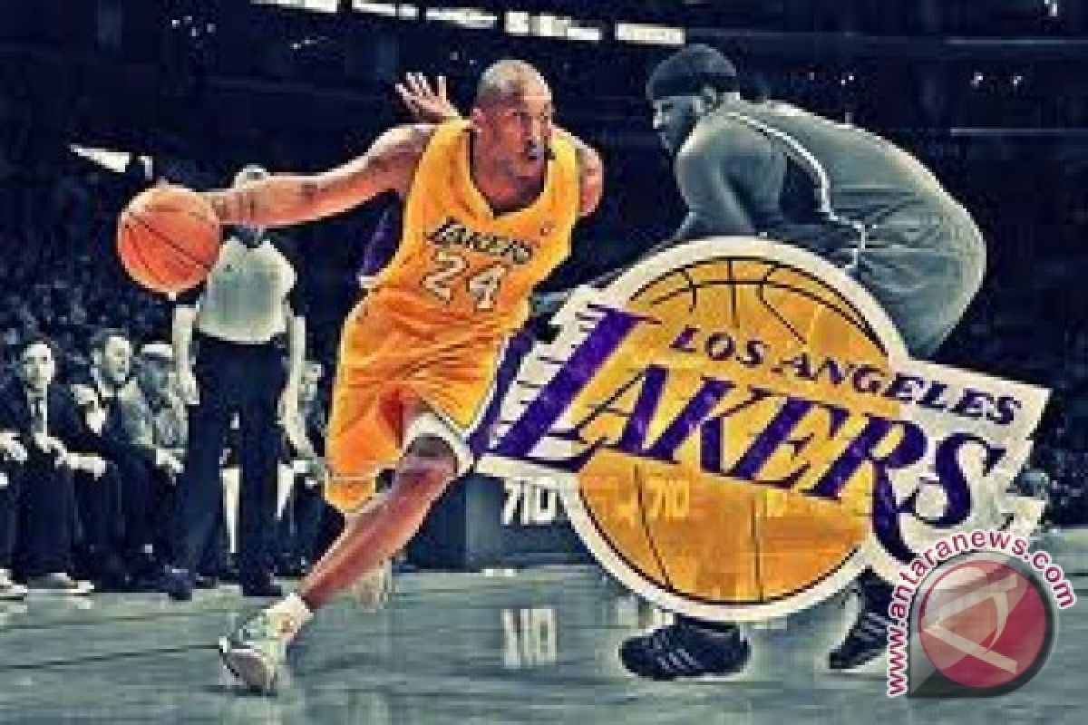  Bryant perpanjang kontrak dua tahun dengan Lakers