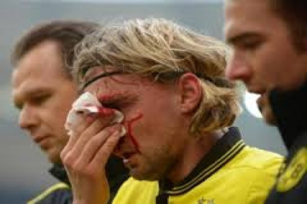 Kapten Dortmund Schmelzer kembali cedera ligamen