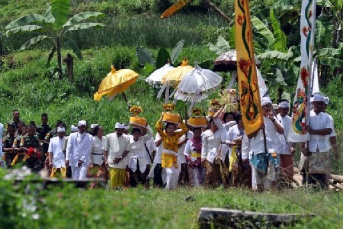 Umat Hindu Magelang Melasti di Tukmas