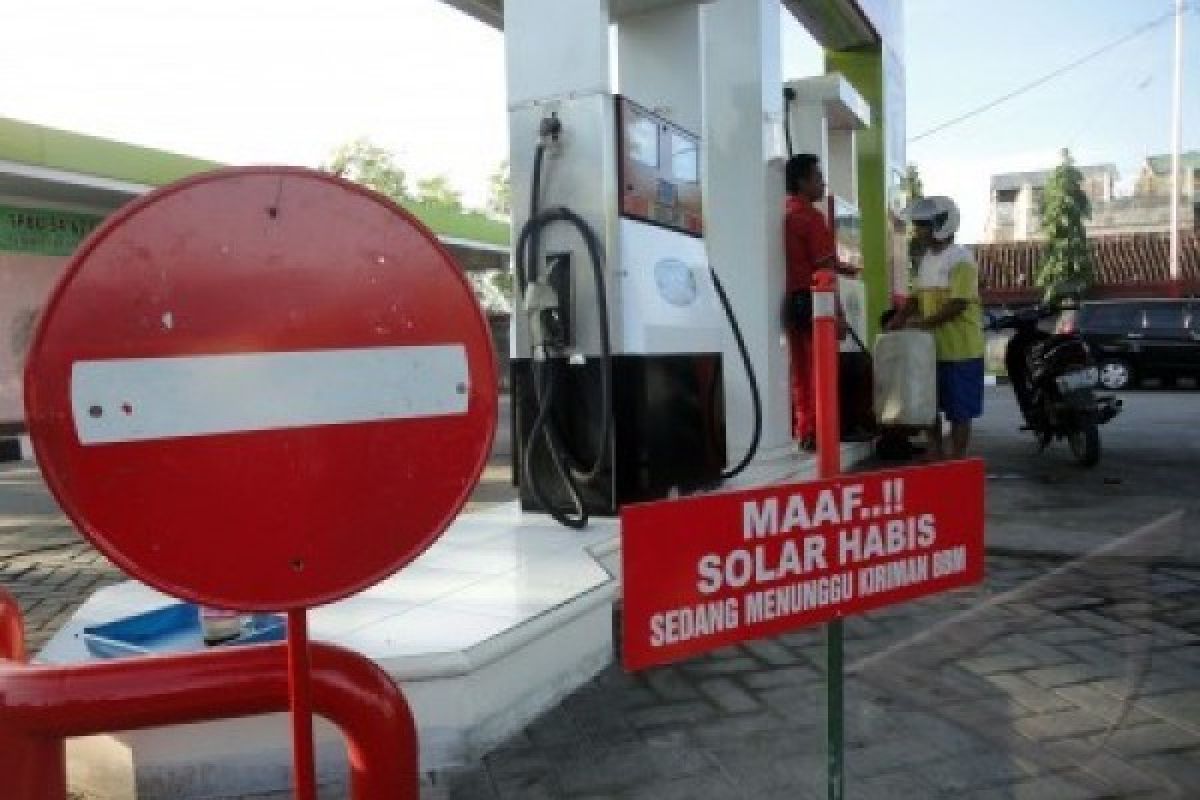 Gubernur: Kelangkaan Solar Segera Diatasi