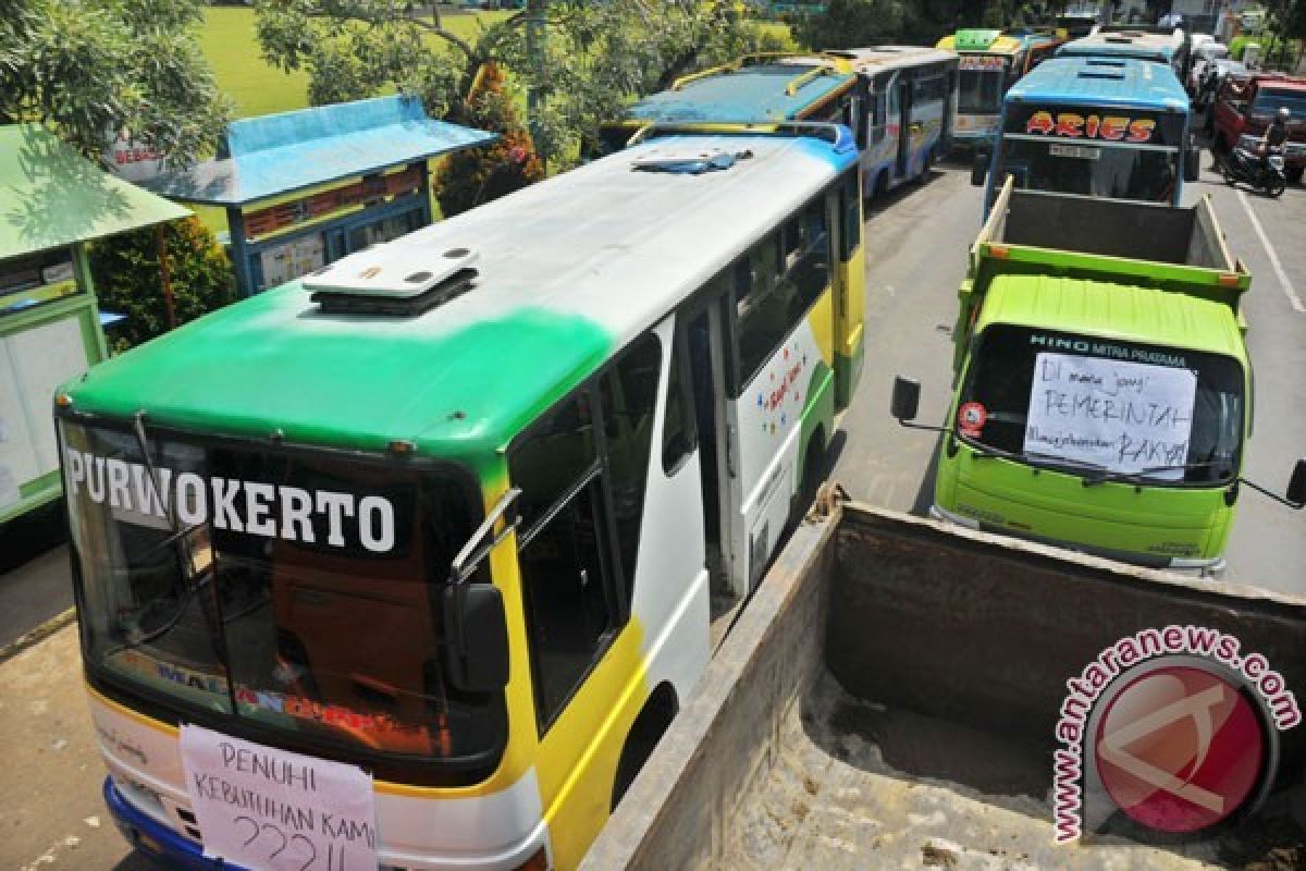 Solar Langka, Awak Bus Magelang-Wonosobo Mogok