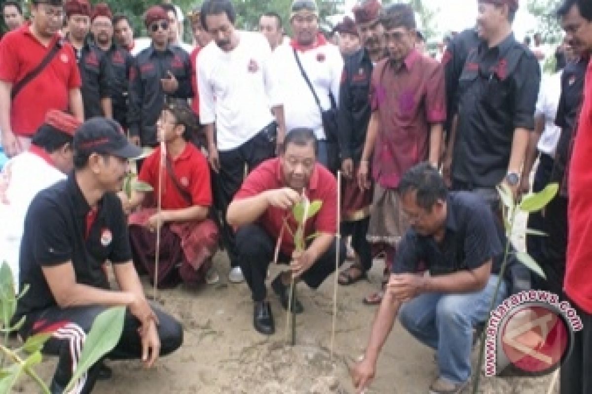 Pendukung PAS Tanam Bakau