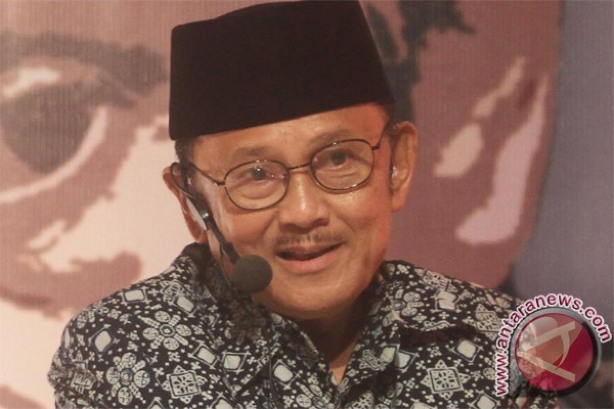 Habibie motivasi pemuda bangun bangsa