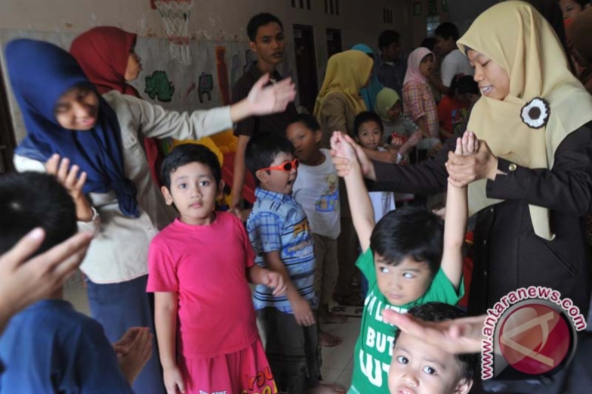 Anak menderita autis orang tua tak boleh panik